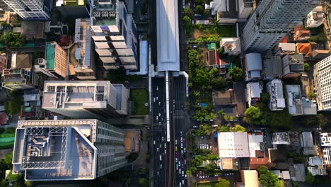 BTS-Skytrain-in-Bangkok-drives-into-Surasak-station-in-the-business-district