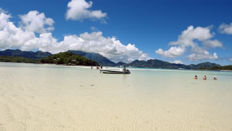 Seychelles,-St-Anne-marine-park,-low-tide