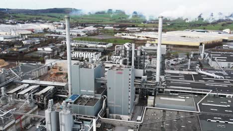 Fábrica-De-Procesamiento-De-Madera-Con-Humo-Contaminante-Del-Proceso-De-Producción-En-Alemania