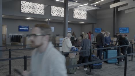 Check-in-schalter-Am-Terminal-Des-Städtischen-Flughafens-Provo-Utah