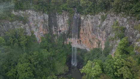 View-of-Purling-Brook-Falls-in-Springbrook-National-Park,-Gold-Coast-Hinterland,-Queensland,-Australia