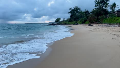 Costa-En-Kauai,-En-La-Playa