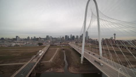 Weitwinkelansicht-Von-Dallas-Die-Margaret-Hunt-Hill-Bridge