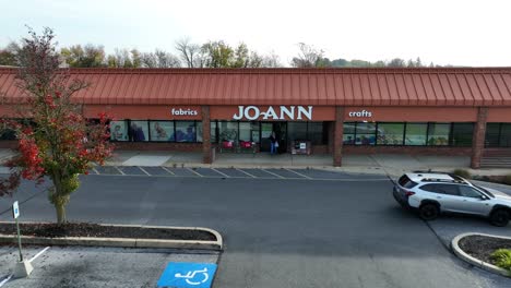 Joann-Fabric-and-Craft-Store-in-USA
