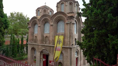 Die-Kirche-Der-Panagia-Chalkeon-Ist-Jetzt-Unter-Das-Niveau-Der-Modernen-Stadt-Thessaloniki-Versenkt