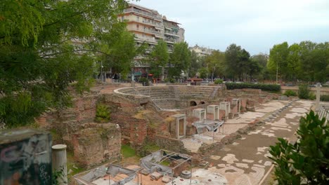Breite-Aufnahme-Des-Antiken-Agora-platzes-In-Thessaloniki