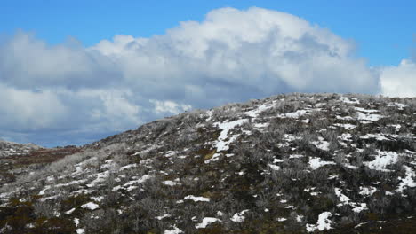 Australien-Perisher-Verschneite-Berge-Wolken-Und-Frühlingsschnee-Zeitraffer-Von-Taylor-Brant-Film