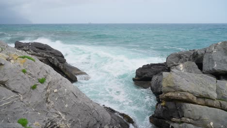 Rocks-and-crashing-waves-in-Mediterranean-Sea