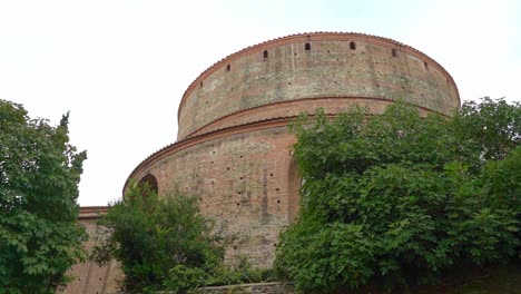 The-Rotunda-of-Galerius-in-Thessaloniki-is-also-known-as-the-Greek-Orthodox-Church-of-Agios-Georgios,-and-is-informally-called-the-Church-of-the-Rotunda