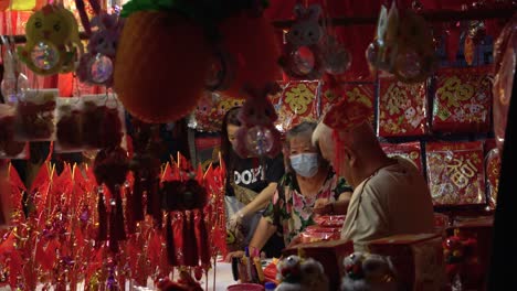 Tienda-De-Venta-De-Decoraciones-Para-El-Año-Nuevo-Chino-Del-Conejo-2023-En-Chinatown