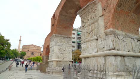 El-Arco-De-Galerio-O-Kamara-En-La-Ciudad-De-Tesalónica-Es-Una-Excelente-Muestra-De-La-Arquitectura-Monumental-Romana-Del-Siglo-IV-A