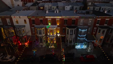 Urban-city-rowhome-Christmas-lights
