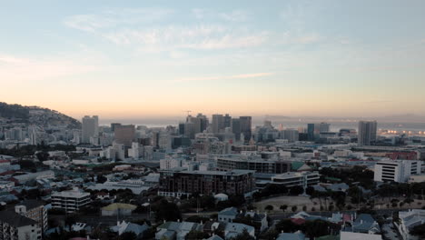 Sonnenuntergang-Drohne-Hyper-Lapse-Der-Stadt-Kapstadt