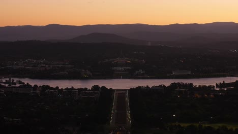 Sunset-Timelapse-of-the-view-from-Mount-Ainslie-in-Canberra,-Australia