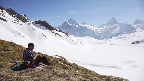 Searching-for-cellular-network-at-Switzerland-Bergstation-Grindelwald