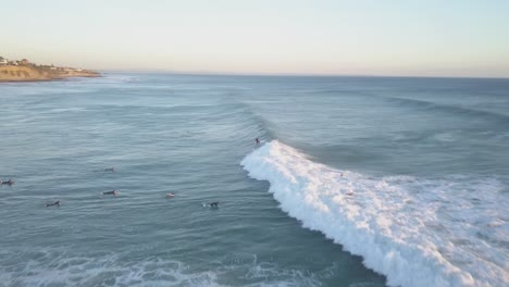 surfing-a-good-waves-in-Cascais