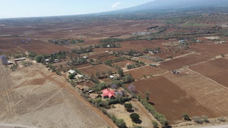 Ausleger-Mehrerer-Häuser-In-Einer-Ländlichen-Gegend-Im-Ländlichen-Kenia