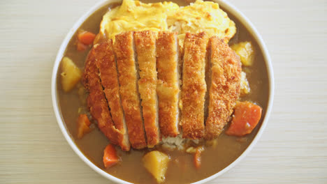 curry-rice-with-tonkatsu-fried-pork-cutlet-and-creamy-omelet---Japanese-food-style