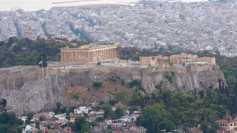 Iconic-Parthenon-temple-at-Acropolis-of-Athens-views-from-Lycabettus-Hill,-Greece
