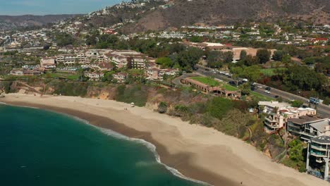 Aerial-view-of-Treasure-island-park-and-beach-in-Laguna-Beach,-California