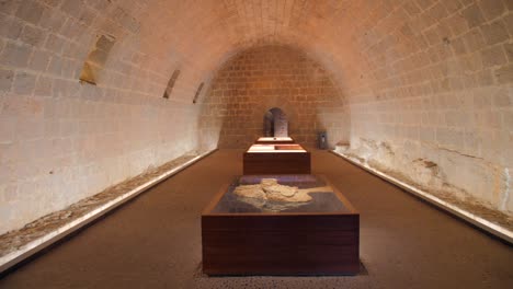 Medieval-Remains-Inside-The-Ancient-Peniscola-Castle-In-Peniscola,-Castellon,-Spain