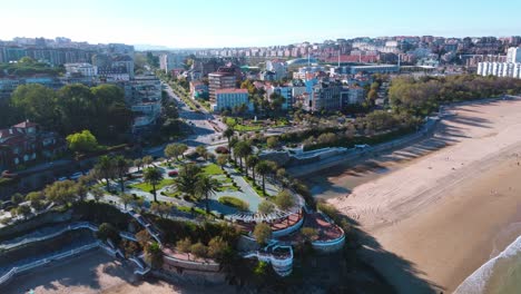 Urban-planning-model-for-quality-of-living-with-a-lush-garden-and-sandy-beach-in-Santander,-Cantabria,-Spain