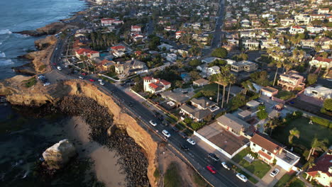 Aerial-View-of-Sunset-Cliffs,-Upscale-San-Diego-Neighborhood-on-Golden-Hour-Sun