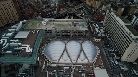 Luftbild-über-Die-Neuen-Dächer-Der-New-Street-Station-Birmingham-City-Centre-England
