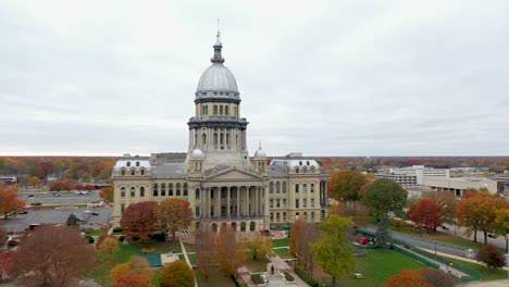4K-Drone-of-Springfield-Illinois-led-to-right-in-Autumn