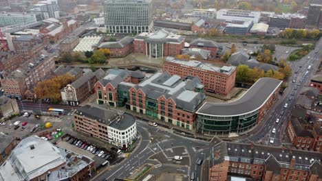 Straßen-Und-Verkehr-Nottingham-City-UK,-Drohnen-Luftaufnahmen-4k