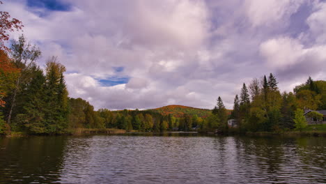 Zeitraffer-Am-Lac-Saguay-Quebec