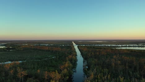 Sonnenuntergang-über-Dem-Bayou-Land-In-Der-Nähe-Von-Houma,-Louisiana