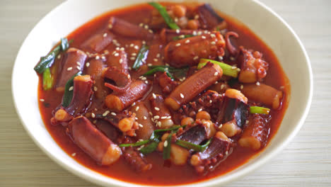 Ojing-O-Bokeum---Stir-fried-squid-or-octopus-with-Korean-spicy-sauce---Korean-food-style