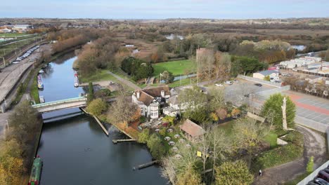 Pub-Rye-House-En-River-Lee-Hoddesdon-Hertfordshire-Vista-Aérea-De-Drones