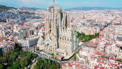 Die-Sagrada-Familia-In-Barcelona