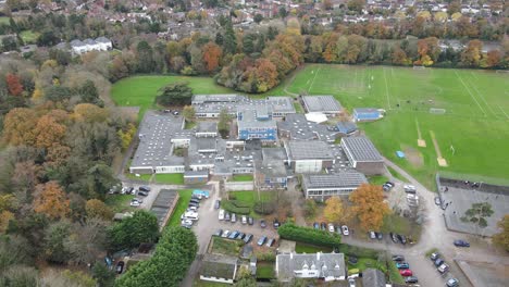 Robert-Barclay-Academy-Hoddesdon-Hertfordshire-Reino-Unido-Vista-Aérea-Drone
