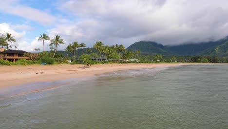 Puesta-De-Sol-En-La-Playa-De-Hanalei-En-Kauai-Hawaii