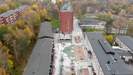Aerial-pullback-revealing-peaceful-Residential-Buildings-Outside-Gothenburg,-Sweden