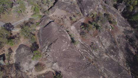 Luftaufnahme-über-Den-Naturpark-Granit-Gorge-Tagsüber-In-Nord-Queensland,-Australien---Drohnenaufnahme