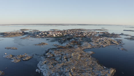 Aerial-view-over-Öckerö-Island-Municipality-at-Gothenburg-archipelago,-Sweden