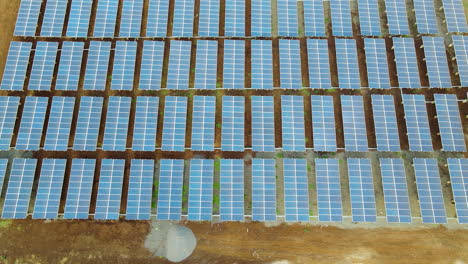 Ausleger-Einer-Solaranlage-Im-Ländlichen-Afrika