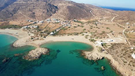 Playa-De-La-Bahía-De-Magganari-En-La-Isla-De-Ios-Grecia