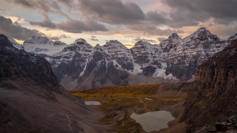 Time-Lapse,-Valley-of-Ten-Peaks,-Banff-National-Park-Canada,-Clouds-Moving-Above-Snow-Capped-Summits-on-Cold-Autumn-Day