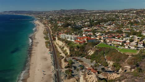 Aerial-view-of-the-San-Clemente-coastline-over-Calafia-Beach-park