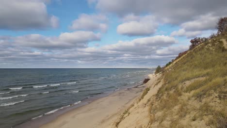 Tracking-forward-across-the-Lakeshore-in-Muskegon,-Mi