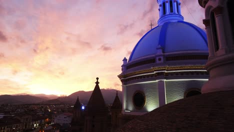 Kathedrale-Der-Unbefleckten-Empfängnis-In-Cuenca,-Ecuador