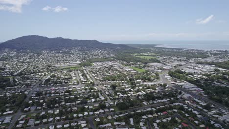 Cairns-City-During-Daytime-In-Far-North-Queensland,-Australia---aerial-panoramic