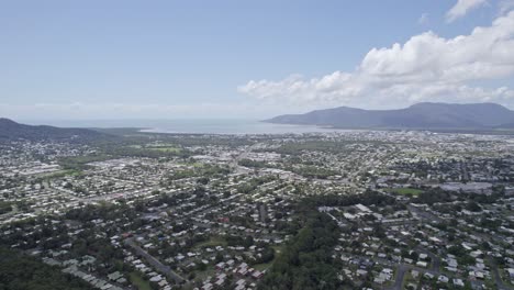 Suburban-Neighborhood-Of-Cairns-In-Far-North-Queensland,-Australia---aerial-panoramic