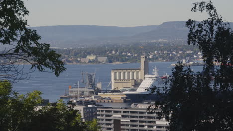 Cruiseship-at-bay-in-Oslo,-capitol-of-Norway