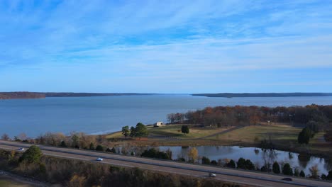 View-Of-Kentucky-Lake-And-Marina-Drive-From-Paris-Landing-State-Park-In-Henry-County,-Tennessee